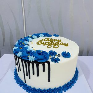 10 Inches , 2 layers Buttercream Cake